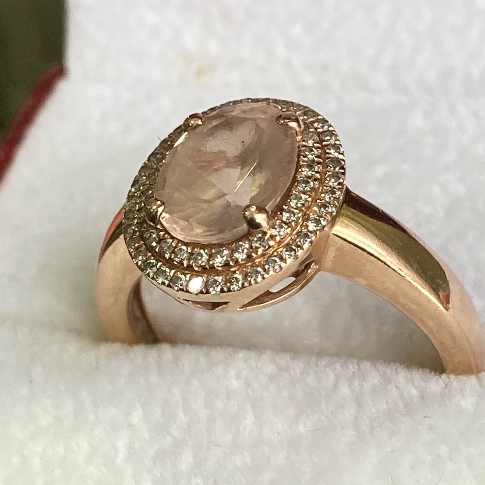 SOLD ✅.  14k Gold Oval Morganite and diamond Halo Ring - Picture 6 of 13